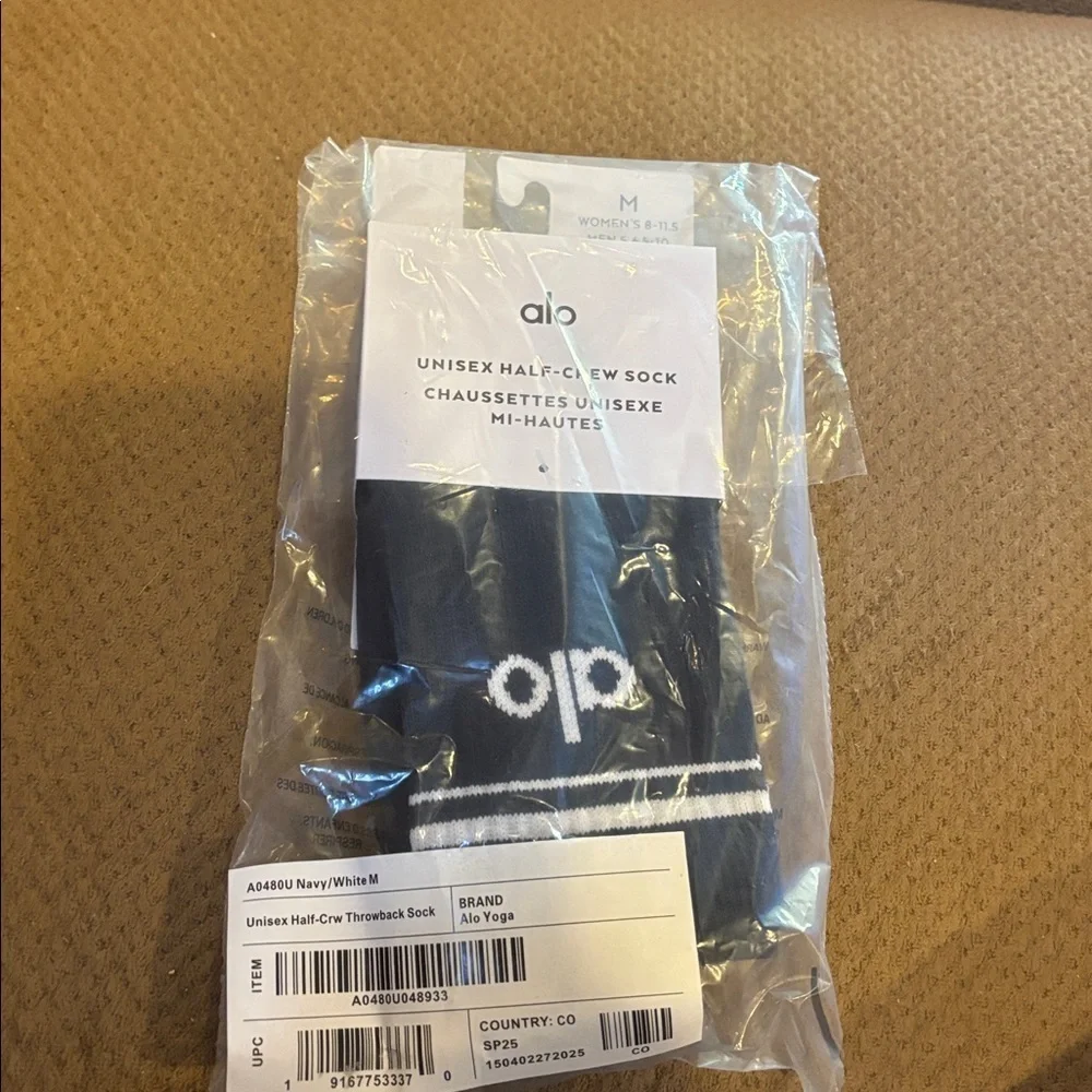 Alo Yoga Throwback Barre Socks Black Ribbed Crew Athletic Athleisure Medium